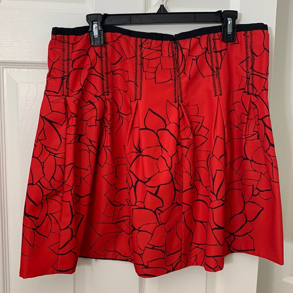 Gap skirt